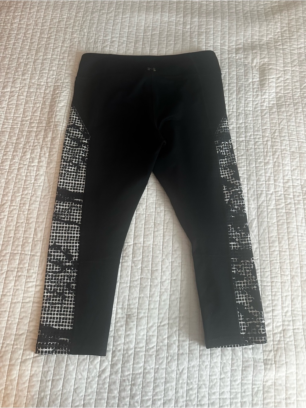 Under Armour HeatGear Cropped Leggings in Women's Size Large (L/LG).